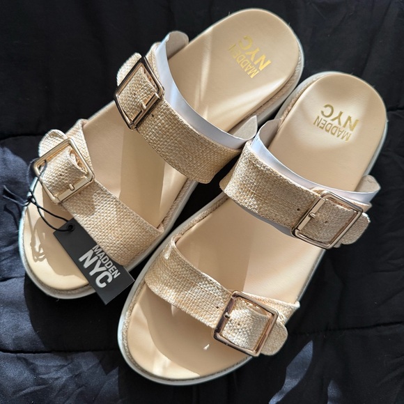 MADDEN NYC NWT NIB Women’s Cream/White Buckle Platform Sandals 11 - Picture 2 of 6